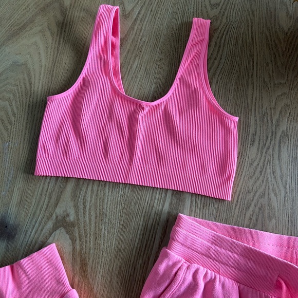 Pink Lounge Set - Picture 4 of 7